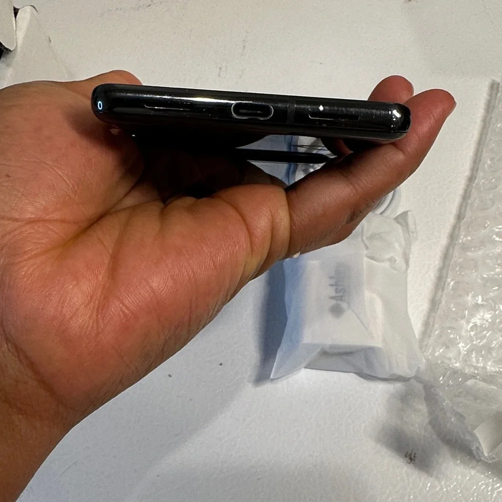 Sleek Black Smartphone Google pixel 7 Pro 128gb unlocked